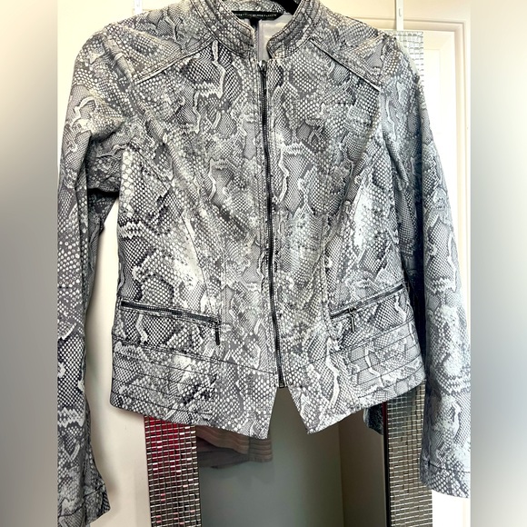 White House Black Market Jackets & Blazers - White House Black Market gray snake print jacket- size 8